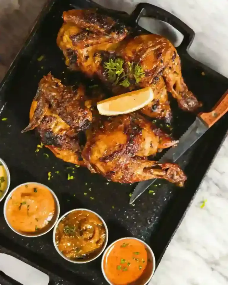 poulet au barbecue servi au sauces citron plat convivial