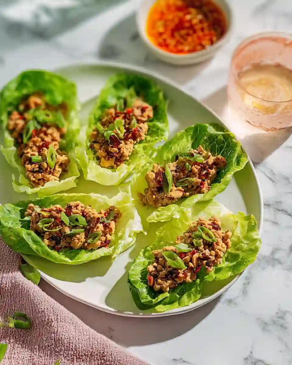 Wraps de laitue au poulet asiatique